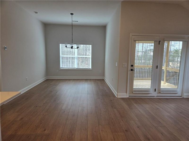 Spacious, unfurnished interior of a new home in Madeira, Acworth (Image 14).