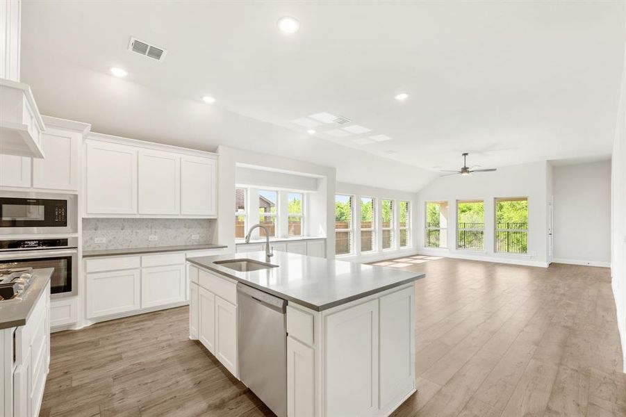 Furnished interior view inside a new home in Sable Creek, Sanger (Image 13). Furnished interior view inside a new home in Sable Creek, Sanger (Image 13).