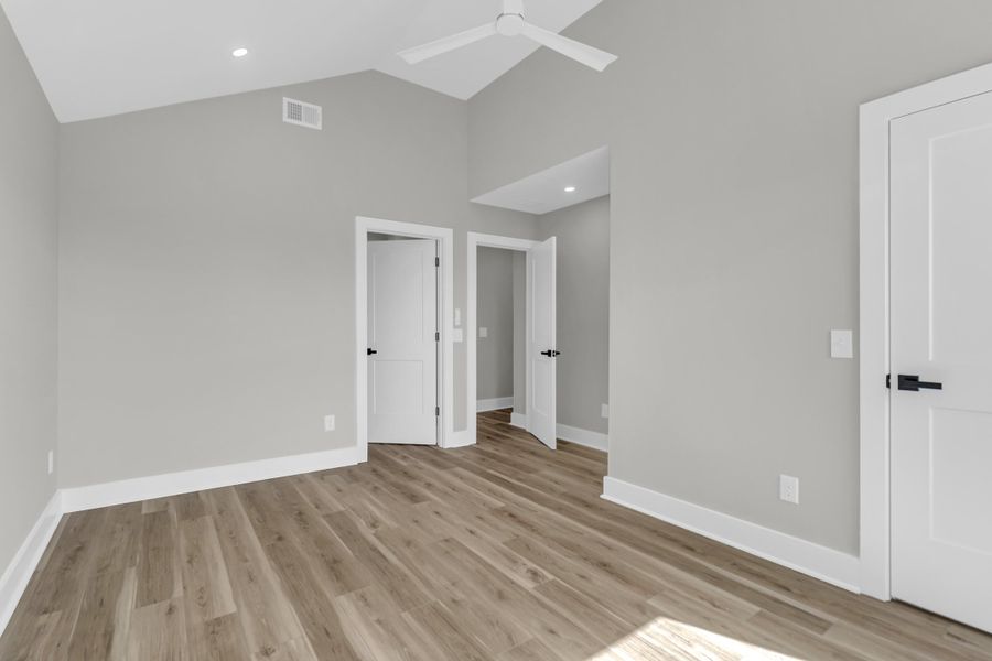 Spacious, unfurnished interior of a new home in , North Charleston (Image 18).