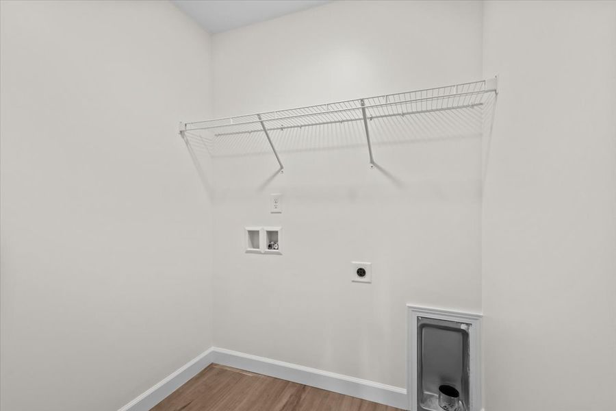 Representative unfurnished interior of a home built from the Drayton by Enchanted Homes in Lonesome Dove, San Antonio (Image 29).