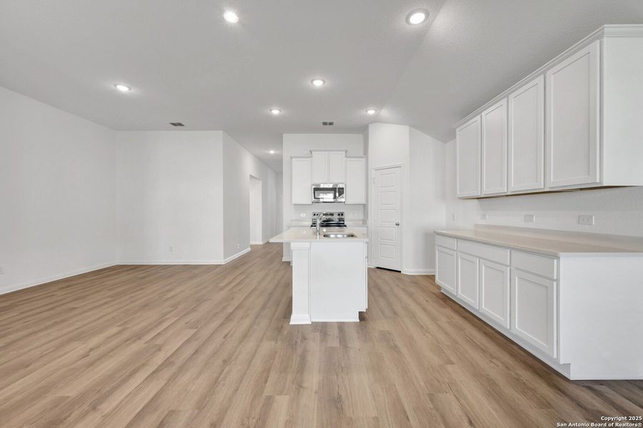 Furnished interior view inside a new home in Greenspoint Heights, Seguin (Image 11).