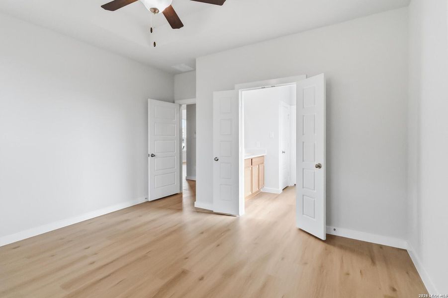 Spacious, unfurnished interior of a new home in Willow Point, San Antonio (Image 16).