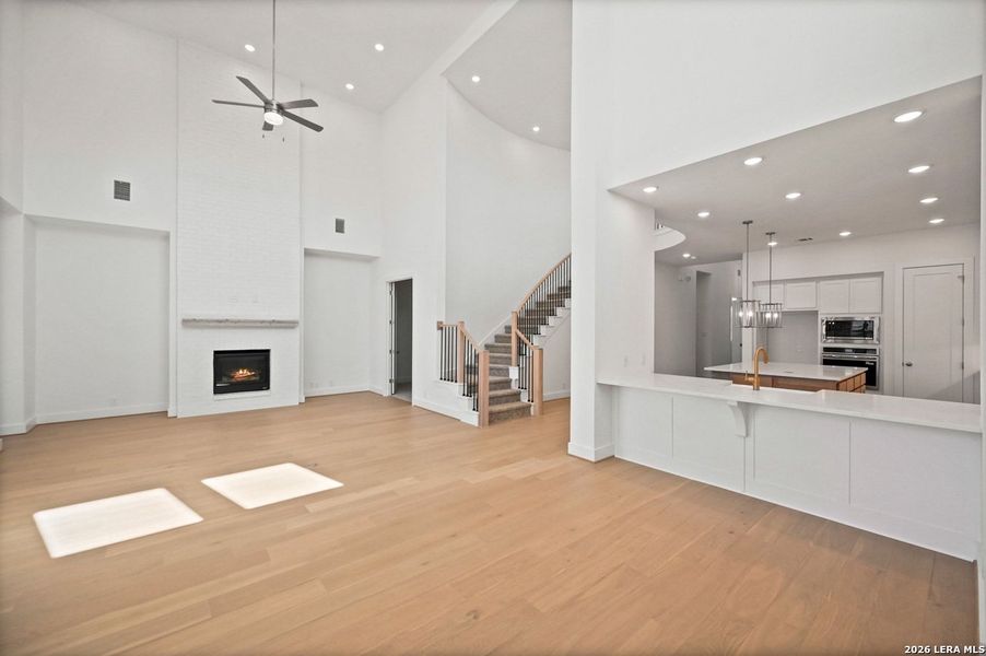 Spacious, unfurnished interior of a new home in Davis Ranch, San Antonio (Image 25).