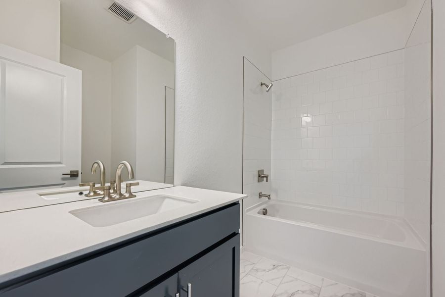 2773 Bear Springs Cir, Longmont, CO.  - Slide 25