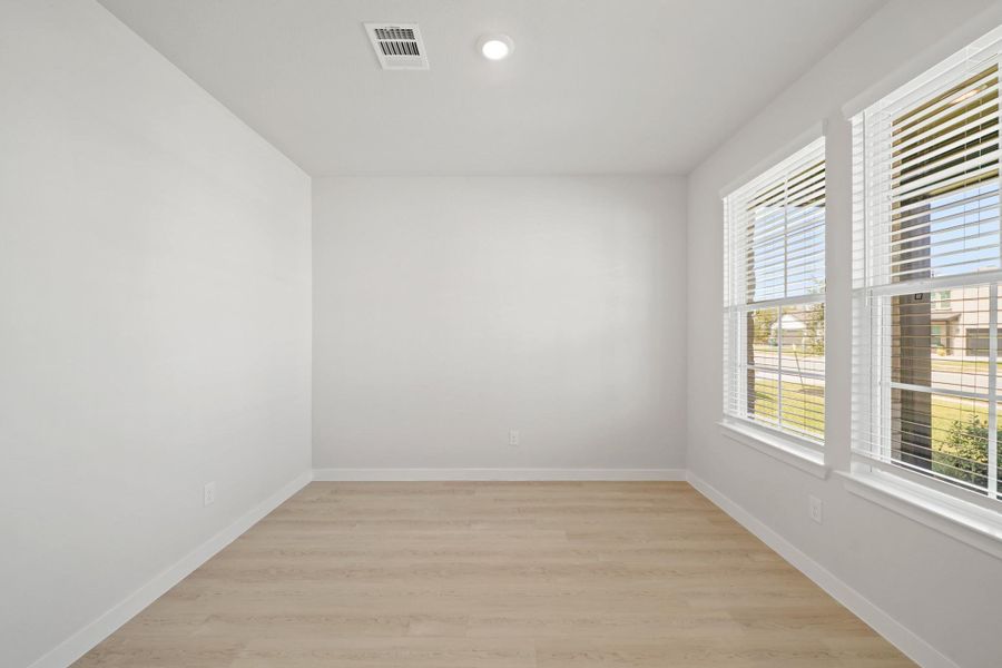 Spacious, unfurnished interior of a new home in Reveille Estates, Bryan (Image 13).