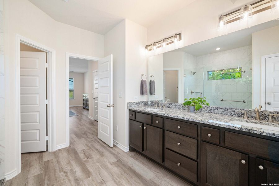 Furnished interior view inside a new home in , Bandera (Image 7).