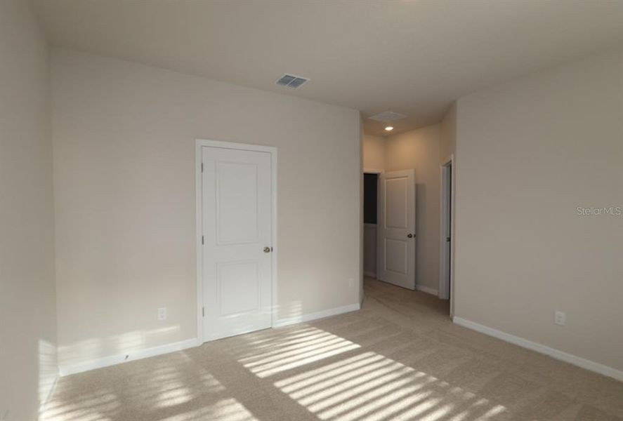 Spacious, unfurnished interior of a new home in , Daytona Beach (Image 23).