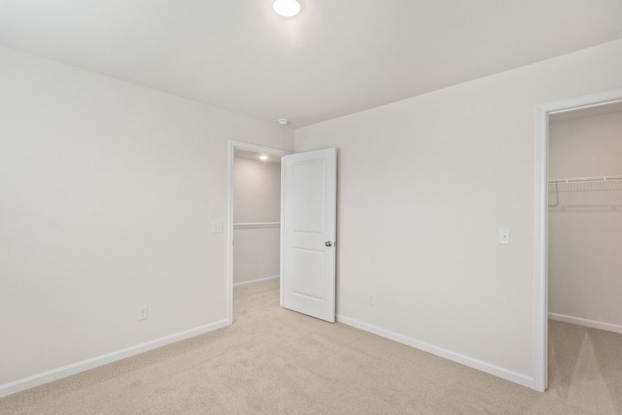 Spacious, unfurnished interior of a new home in Hitchcock Preserve, Aiken (Image 10).