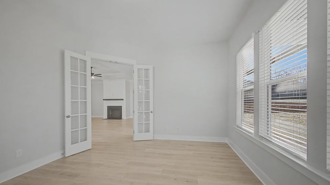 Flex space for home office, game room, media room, etc. Flex space for home office, game room, media room, etc.