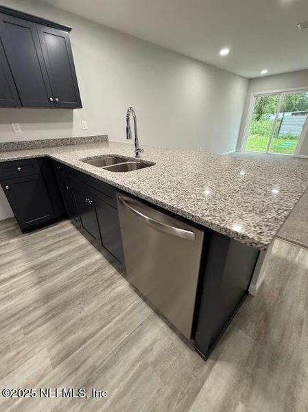 Spacious, unfurnished interior of a new home in , Jacksonville (Image 7).