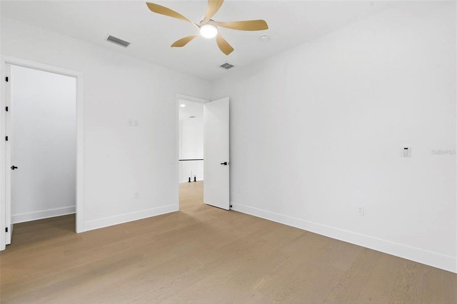 Spacious, unfurnished interior of a new home in , Safety Harbor (Image 20).