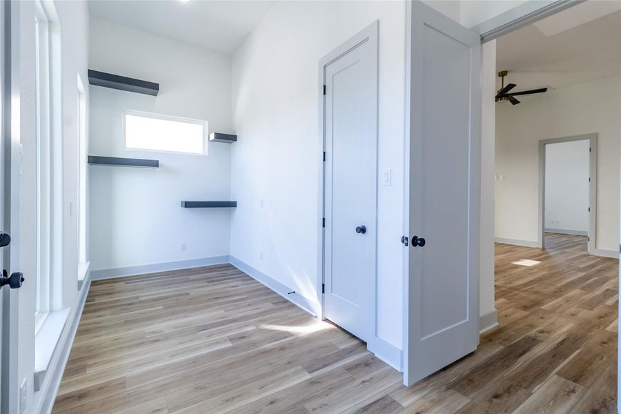 Spacious, unfurnished interior of a new home in , Houston (Image 8).