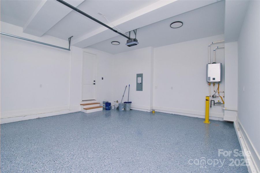 Spacious, unfurnished interior of a new home in , Charlotte (Image 39).