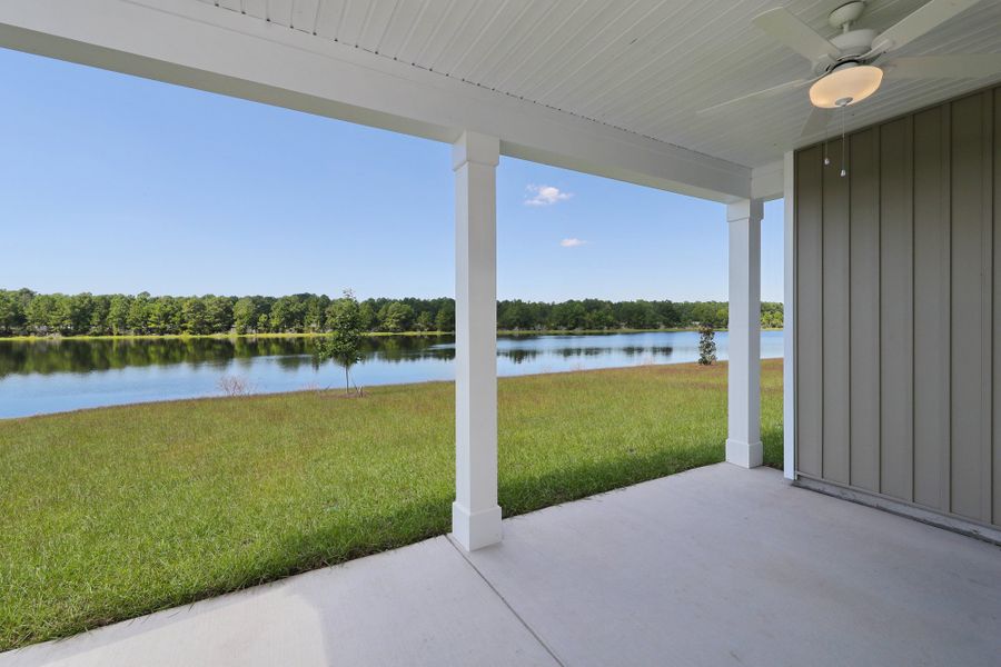 Exterior details and patio area of a home in Arcadia, Myrtle Beach (Image 24).