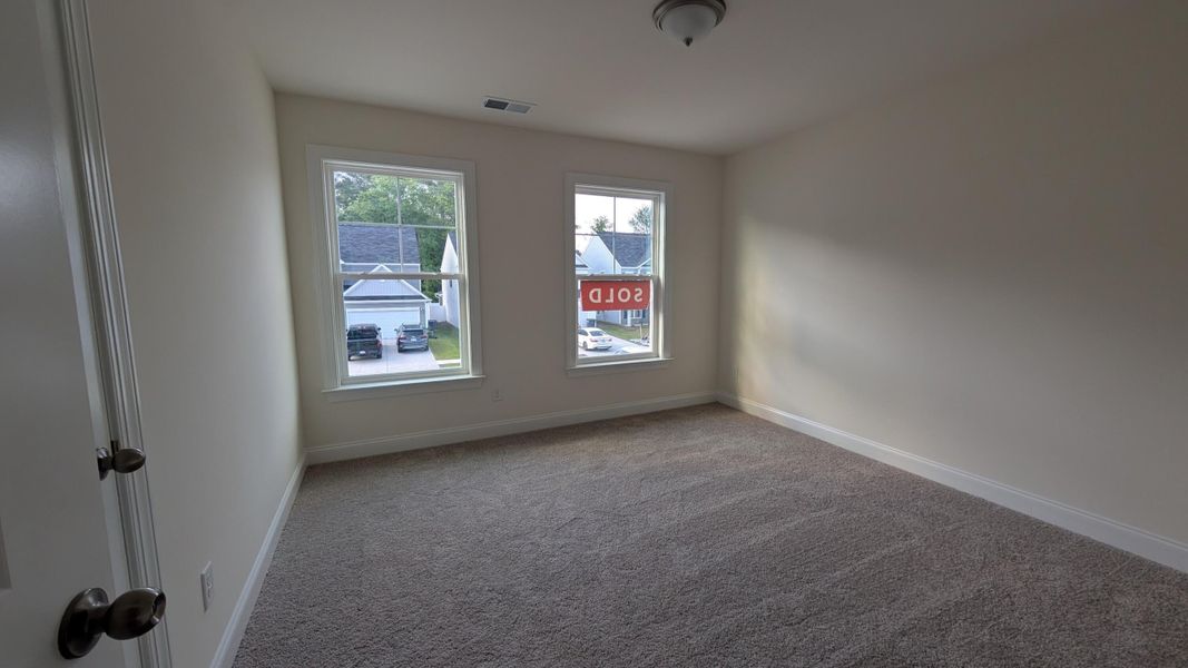 Spacious, unfurnished interior of a new home in Parker's Preserve, Ridgeville (Image 31).