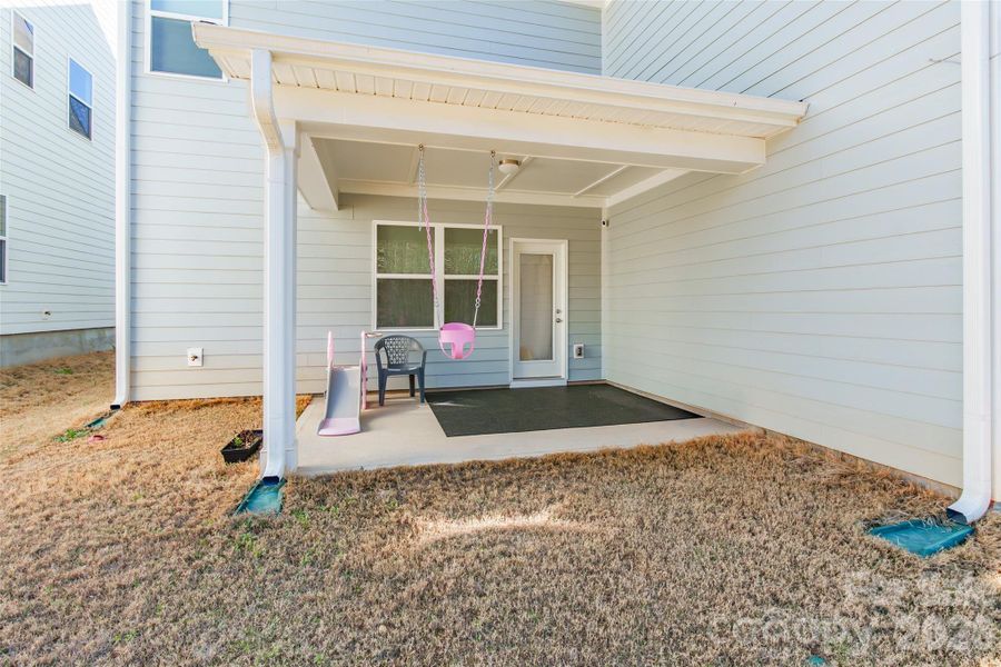 Exterior details and patio area of a home in Eckley, Mooresville (Image 26).