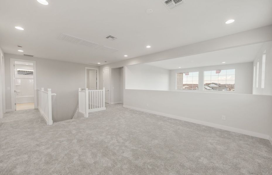 Spacious, unfurnished interior of a new home in Jorde Farms, Queen Creek (Image 21). Spacious, unfurnished interior of a new home in Jorde Farms, Queen Creek (Image 21).