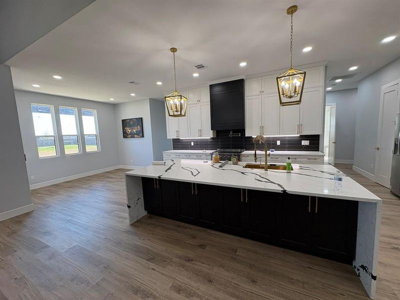 Furnished interior view inside a new home in , Waxahachie (Image 5).