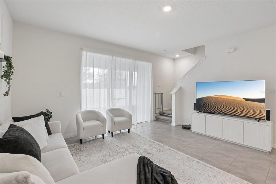 Furnished interior view inside a new home in Easthaven, Tampa (Image 13). Furnished interior view inside a new home in Easthaven, Tampa (Image 13).