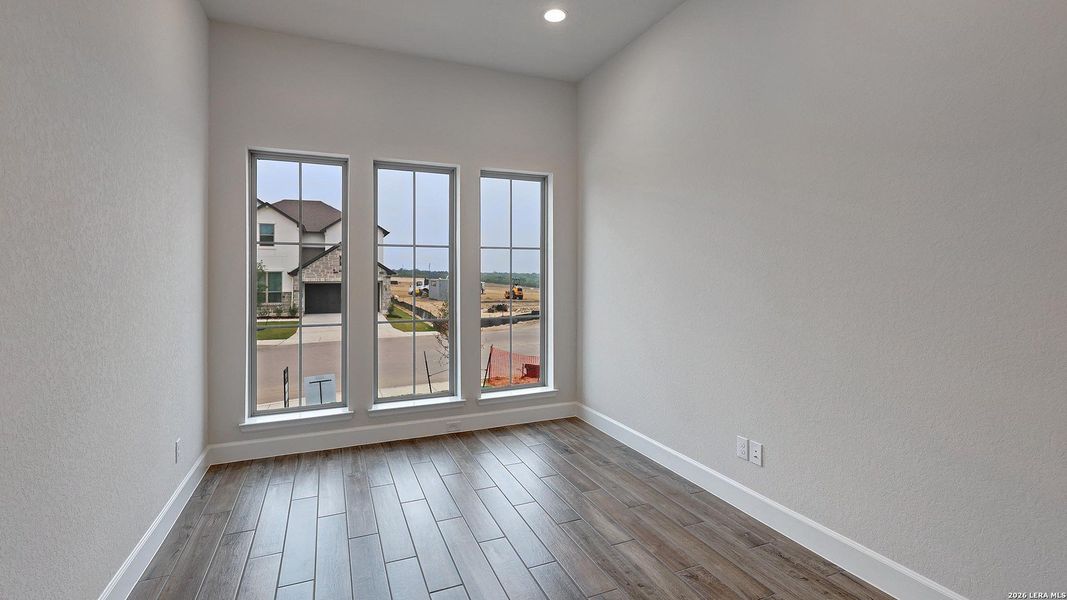 Spacious, unfurnished interior of a new home in Haby Hill, San Antonio (Image 21).