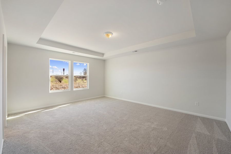 Spacious, unfurnished interior of a new home in Richmond Hill, Inman (Image 15).