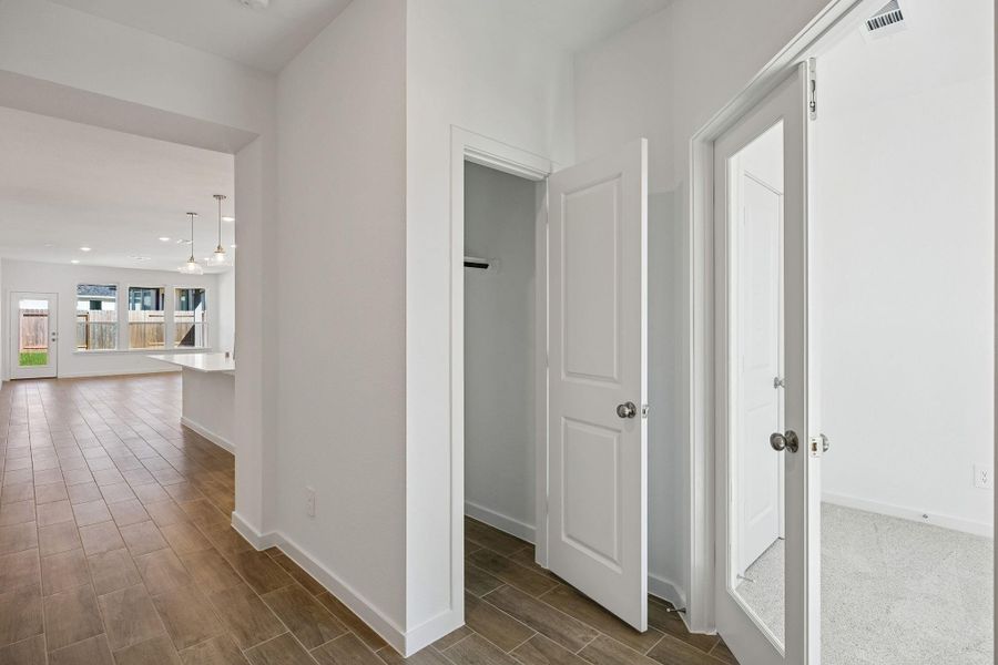 Spacious, unfurnished interior of a new home in Montgomery Bend, Montgomery (Image 13). Spacious, unfurnished interior of a new home in Montgomery Bend, Montgomery (Image 13).