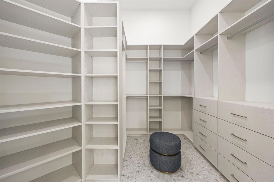 PrimaryCloset