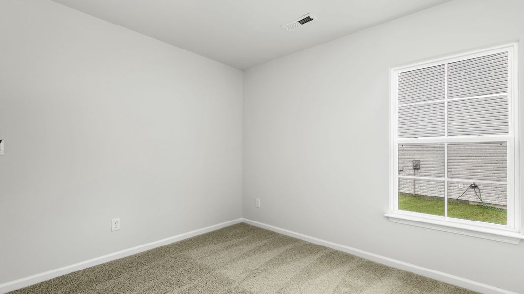 Spacious, unfurnished interior of a new home in Quail Haven, Winston-Salem (Image 13).