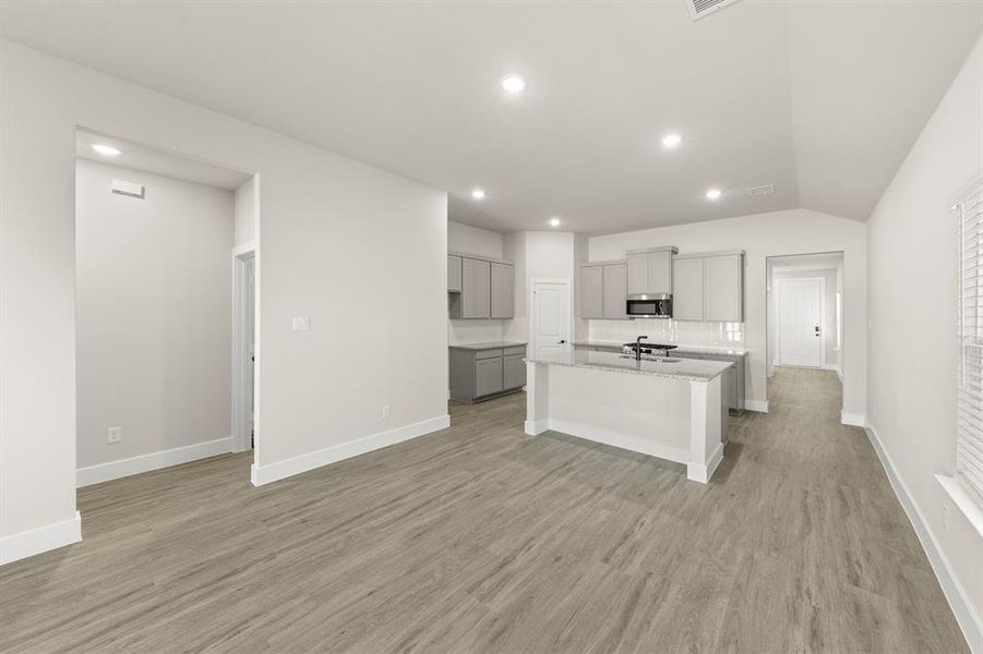 13. 748 Wilderness - Dining (3) 13. 748 Wilderness - Dining (3)