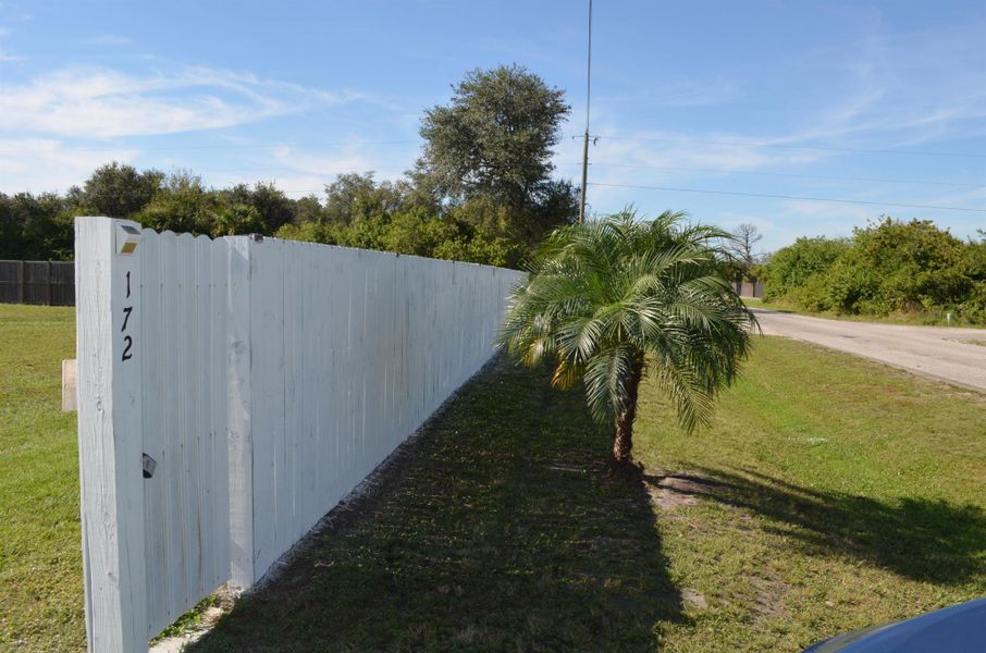 Exterior details and patio area of a home in , Clewiston (Image 28).