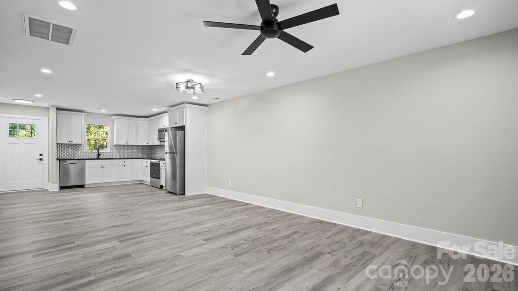 3320 Boyd St, Unit: B - Open Concept View 3320 Boyd St, Unit: B - Open Concept View