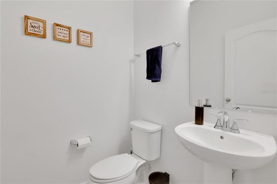 Furnished interior view inside a new home in , Clermont (Image 7).