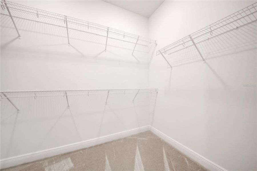 Spacious, unfurnished interior of a new home in Bungalow Walk at Lakewood Ranch, Sarasota (Image 36).