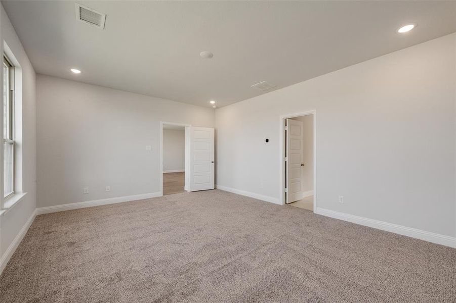 Spacious, unfurnished interior of a new home in Arbors at Legacy Hills, Celina (Image 15). Spacious, unfurnished interior of a new home in Arbors at Legacy Hills, Celina (Image 15).
