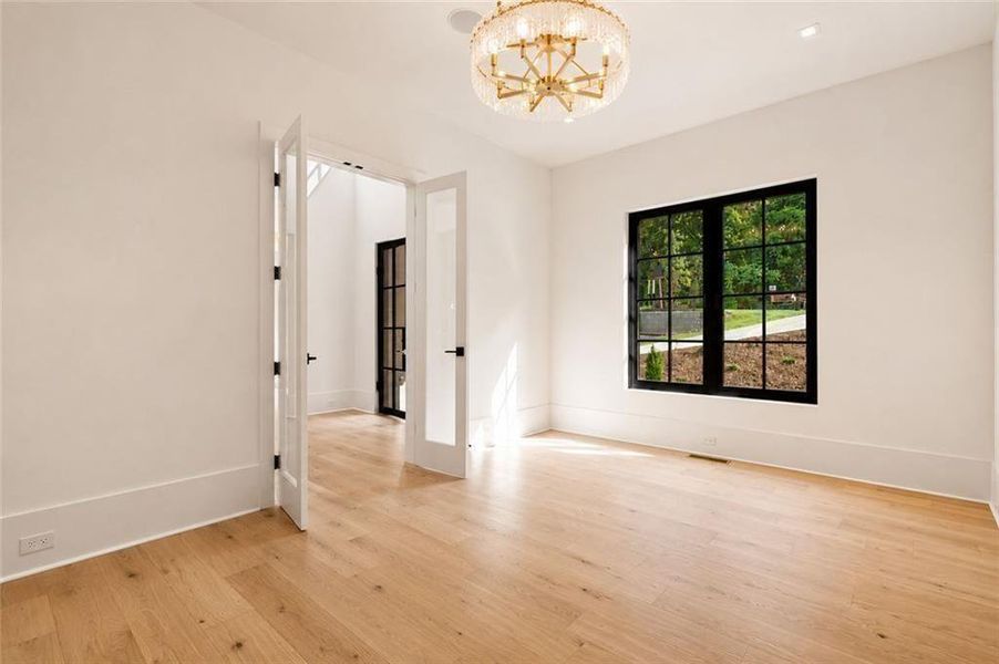 Spacious, unfurnished interior of a new home in , Alpharetta (Image 83).