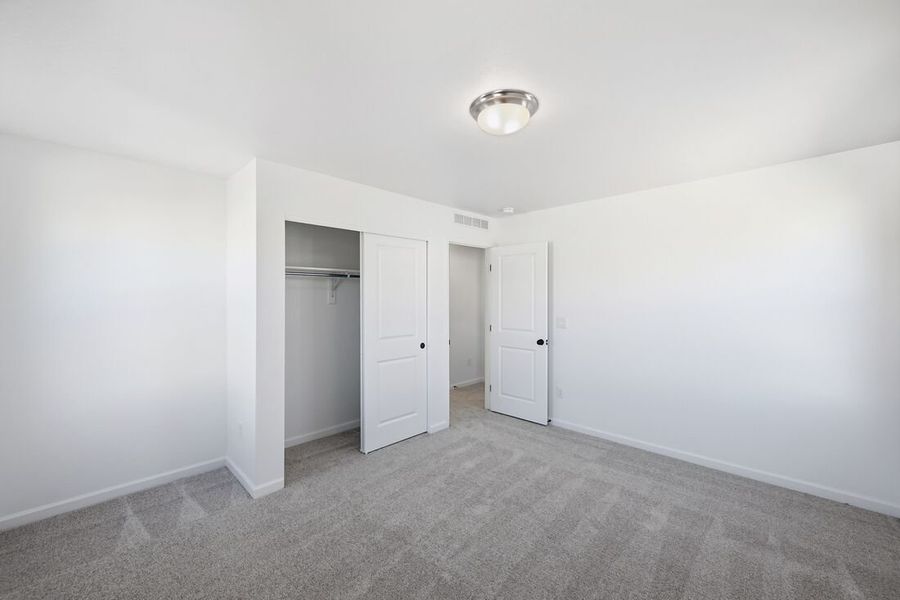 Spacious, unfurnished interior of a new home in Macanta, Castle Rock (Image 28).