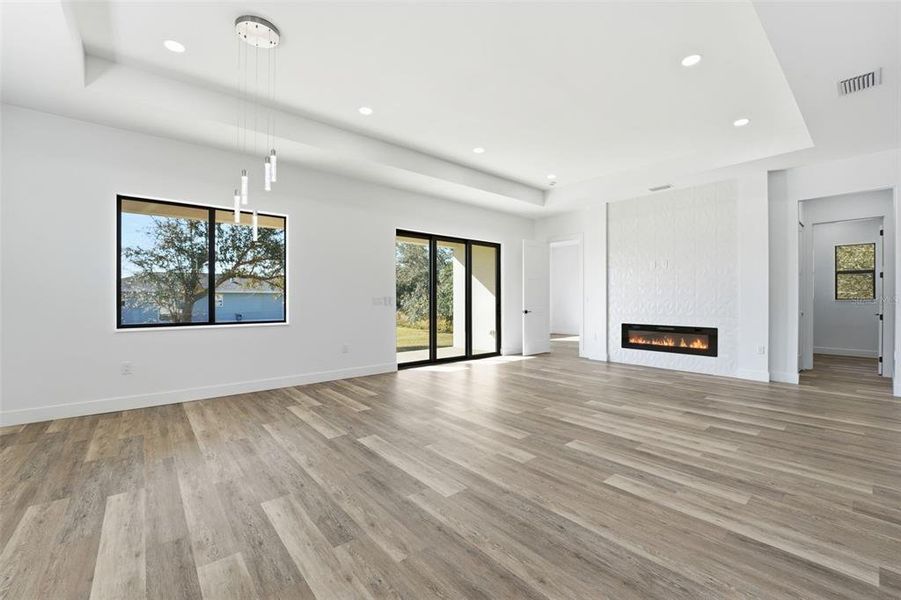 Spacious, unfurnished interior of a new home in , Port Charlotte (Image 28).