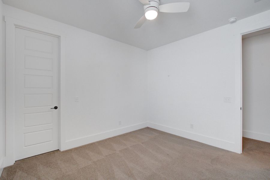 Spacious, unfurnished interior of a new home in Homecoming, Ravenel (Image 36).