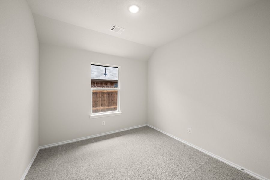 Spacious, unfurnished interior of a new home in Summer Crest, Fort Worth (Image 26).