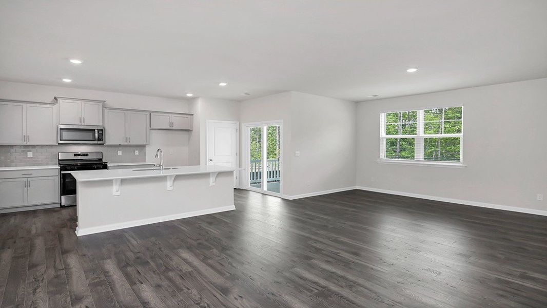 Spacious, unfurnished interior of a new home in Sease's Pond, Gilbert (Image 14). Spacious, unfurnished interior of a new home in Sease's Pond, Gilbert (Image 14).