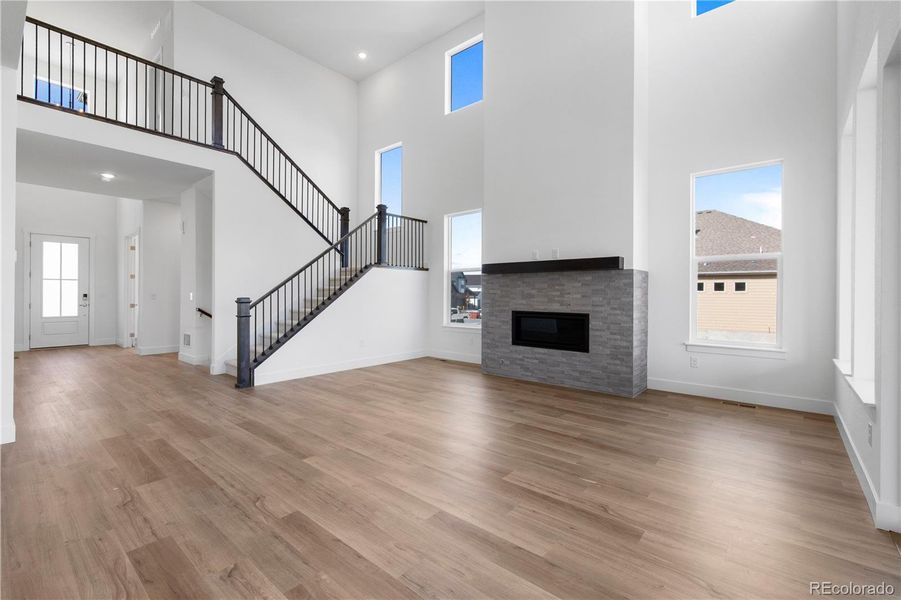 Spacious, unfurnished interior of a new home in Montaine, Castle Rock (Image 26).
