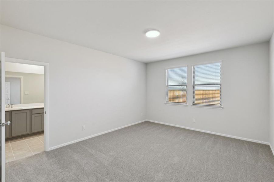 Spacious, unfurnished interior of a new home in Tesoro at Chisholm Trail Ranch, Crowley (Image 24).