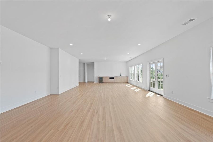 Spacious, unfurnished interior of a new home in , Suwanee (Image 18).