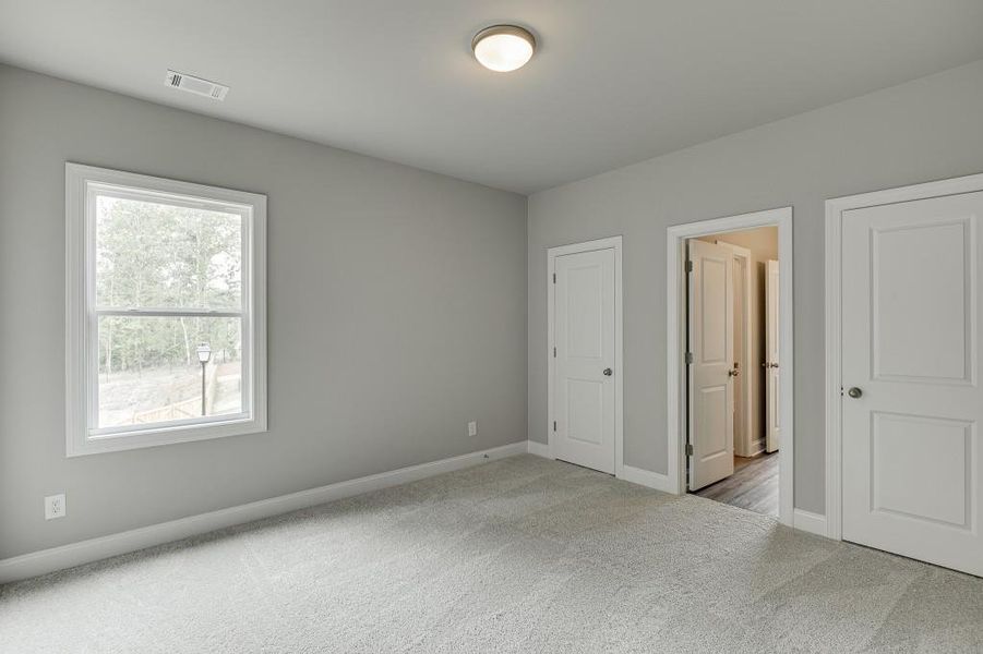 Spacious, unfurnished interior of a new home in , Suwanee (Image 34).