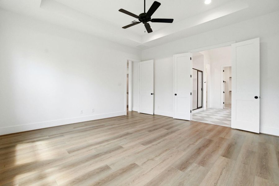 Spacious, unfurnished interior of a new home in Chapel Bend, Montgomery (Image 22).