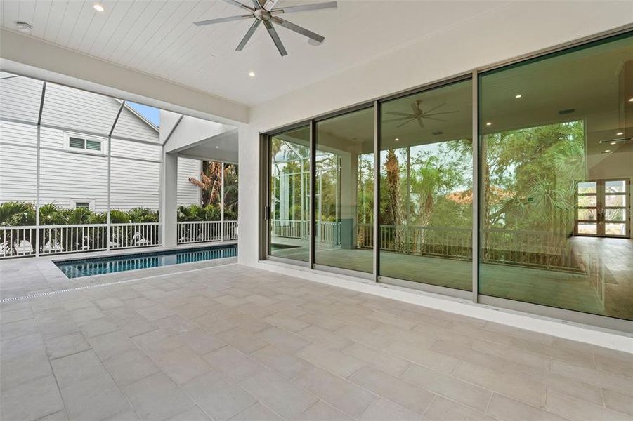 Exterior details and patio area of a home in , Tampa (Image 35).