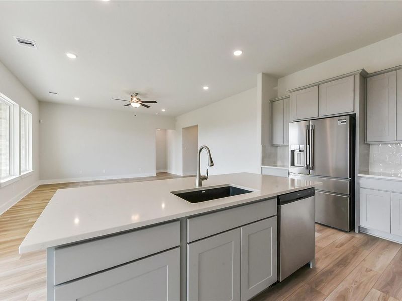 Furnished interior view inside a new home in Lago Mar, Texas City (Image 11).