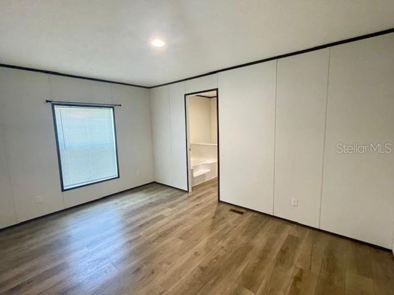 Spacious, unfurnished interior of a new home in , Lake Wales (Image 12).