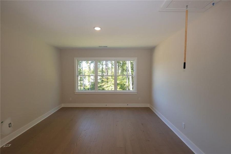 Spacious, unfurnished interior of a new home in Ellis, Marietta (Image 14).