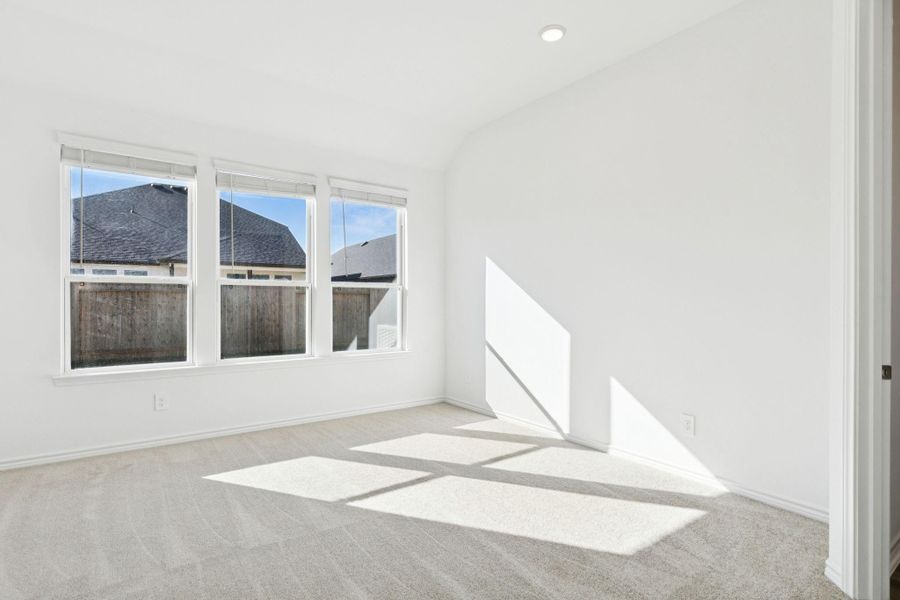 Spacious, unfurnished interior of a new home in Montgomery Bend, Montgomery (Image 18).